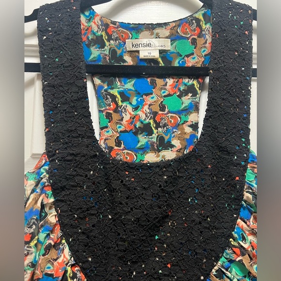 Kensie Colorful and Black Silk Dress with Statement Collar Size 10 - Picture 2 of 4